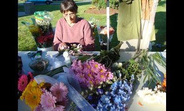 maureen mackintosh making flower garlands